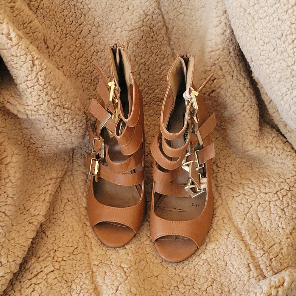 Forever 21 Size 7  Fawn Heals